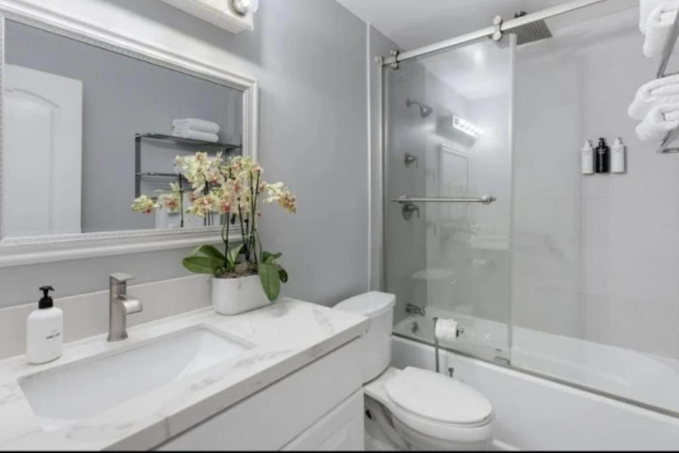 Private Casa Min Downtown Beaches Freeways Holiday home *